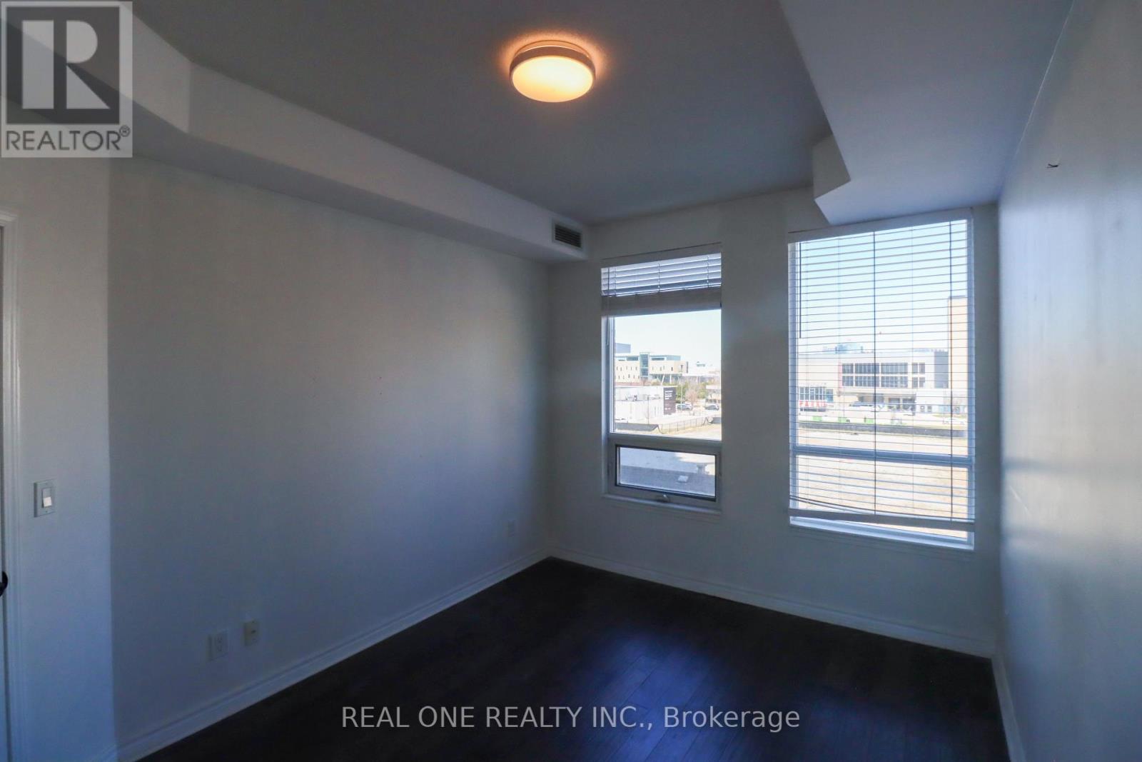 412 - 388 Prince Of Wales Drive, Mississauga (City Centre), Ontario  L5B 0A1 - Photo 14 - W12933770