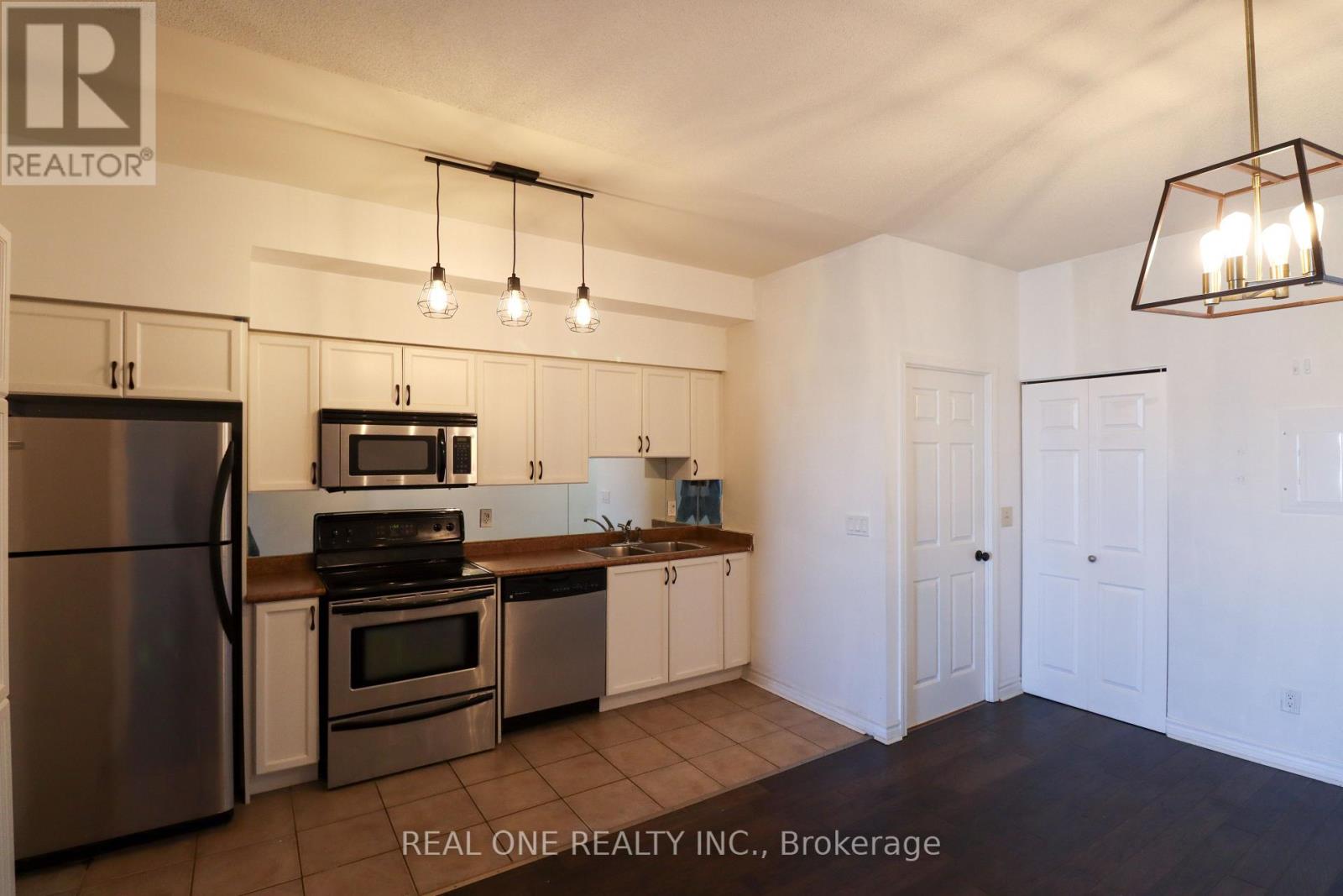 412 - 388 Prince Of Wales Drive, Mississauga (City Centre), Ontario  L5B 0A1 - Photo 9 - W12933770