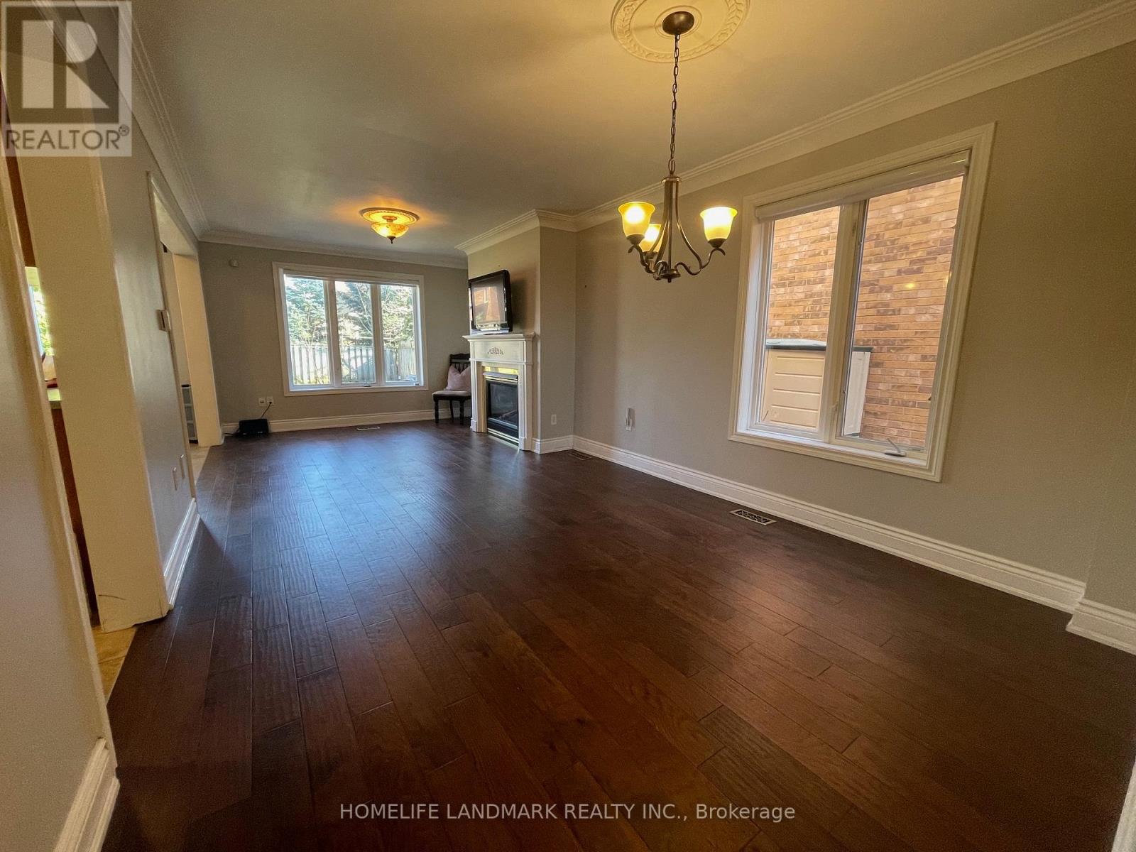 2066 Shady Glen Road, Oakville (Wm Westmount), Ontario  L6M 3P1 - Photo 5 - W12933772