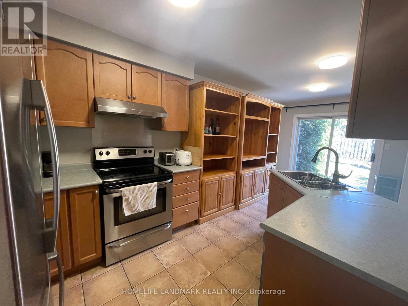 2066 Shady Glen Road, Oakville (Wm Westmount), Ontario  L6M 3P1 - Photo 9 - W12933772