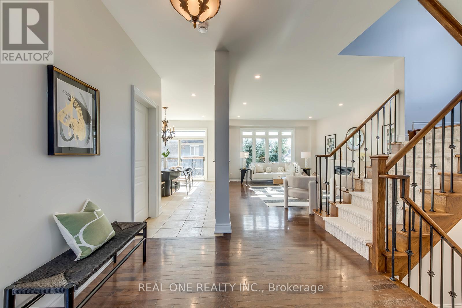 1426 Redwing Court, Oakville, Ontario  L6M 5E6 - Photo 11 - W12933832