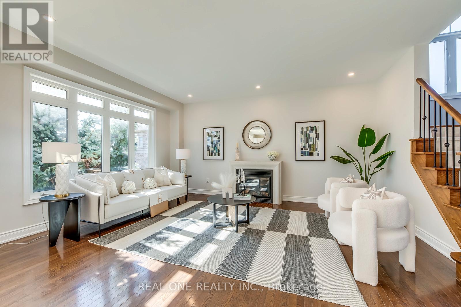 1426 Redwing Court, Oakville, Ontario  L6M 5E6 - Photo 12 - W12933832