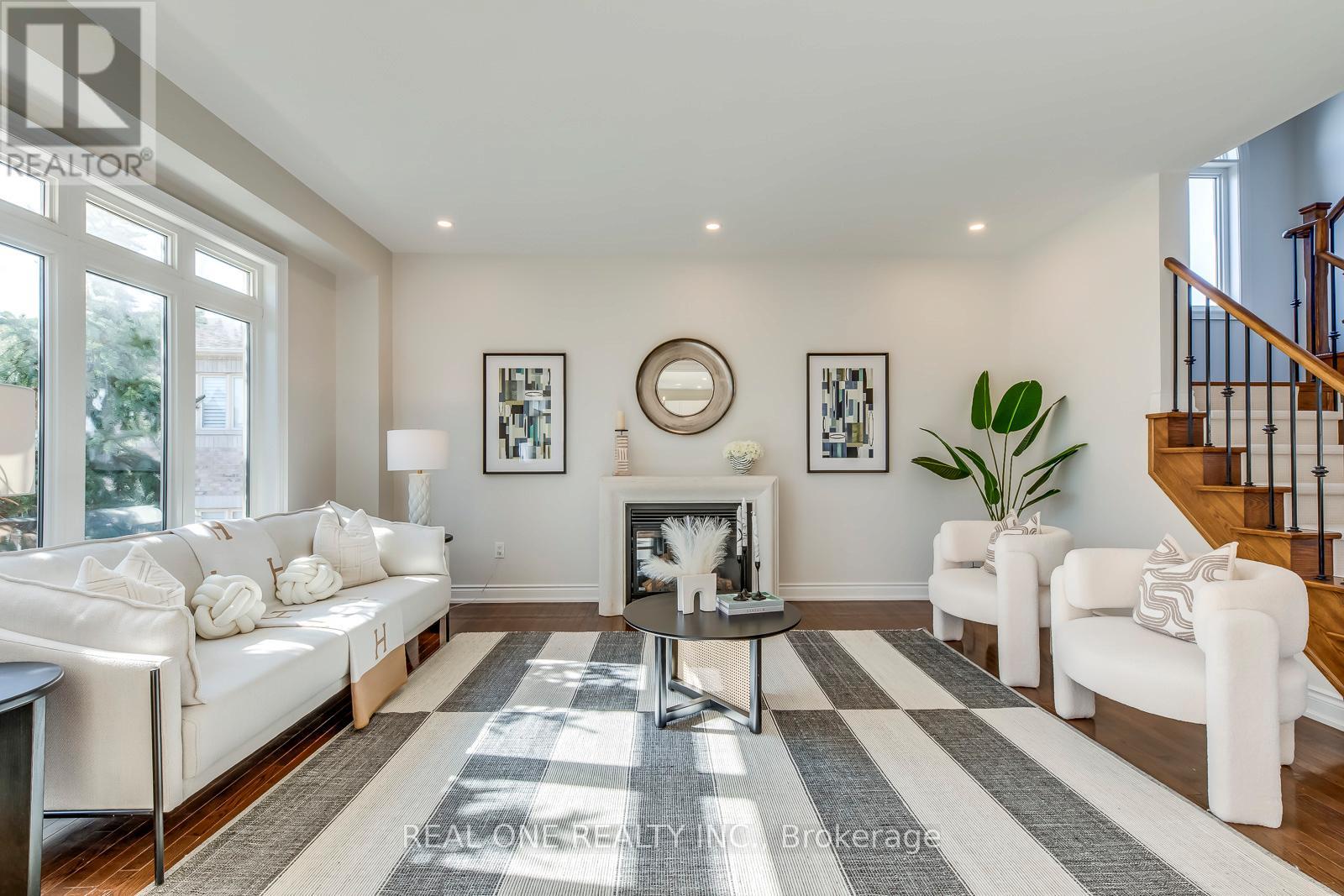 1426 Redwing Court, Oakville, Ontario  L6M 5E6 - Photo 13 - W12933832