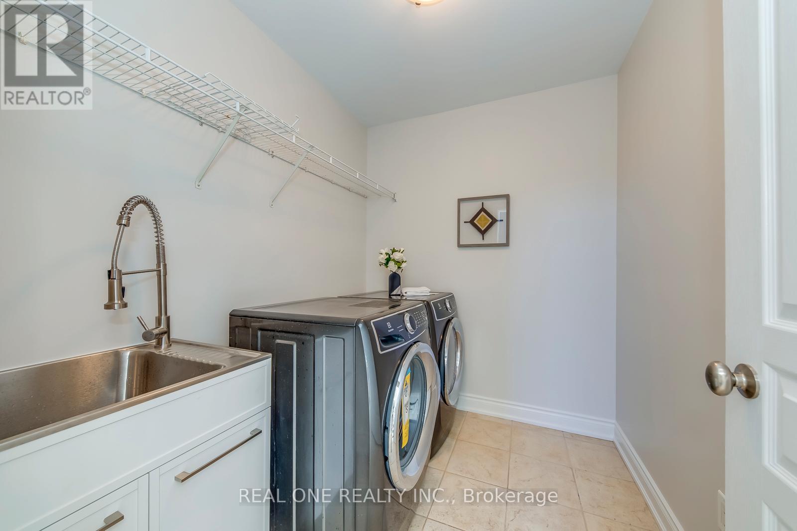 1426 Redwing Court, Oakville, Ontario  L6M 5E6 - Photo 26 - W12933832