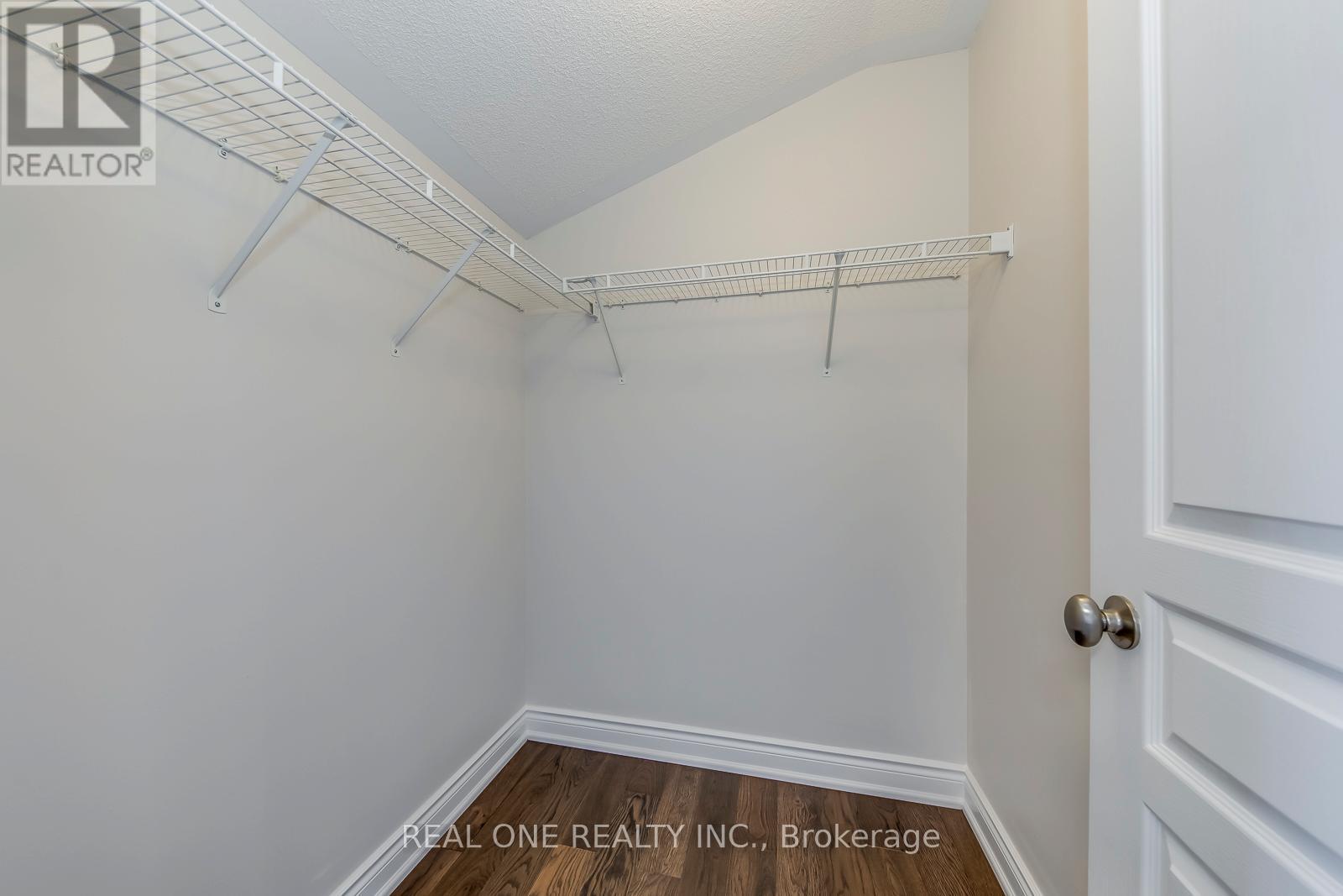 1426 Redwing Court, Oakville, Ontario  L6M 5E6 - Photo 35 - W12933832