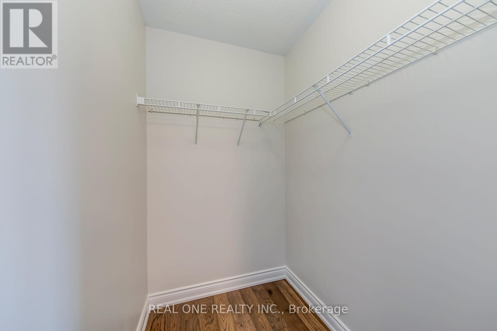 1426 Redwing Court, Oakville, Ontario  L6M 5E6 - Photo 38 - W12933832