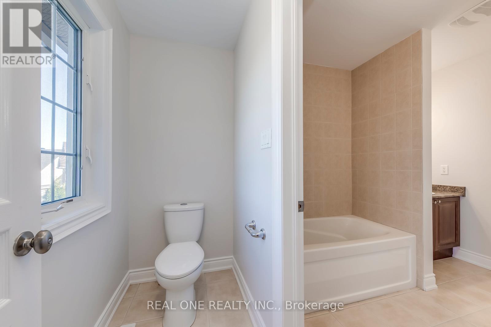 1426 Redwing Court, Oakville, Ontario  L6M 5E6 - Photo 39 - W12933832