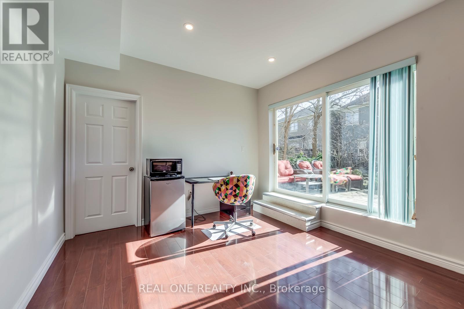 1426 Redwing Court, Oakville, Ontario  L6M 5E6 - Photo 43 - W12933832