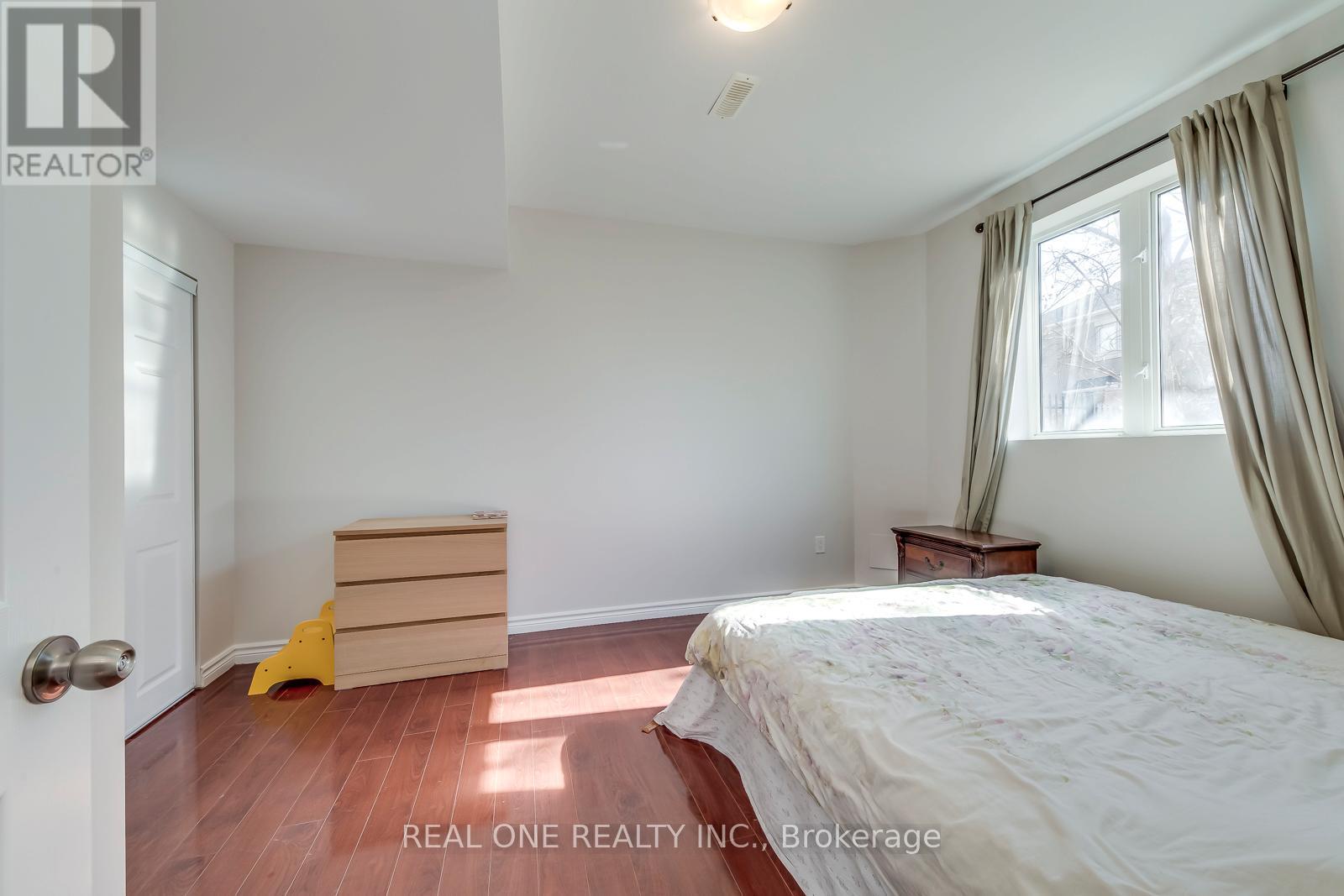 1426 Redwing Court, Oakville, Ontario  L6M 5E6 - Photo 44 - W12933832