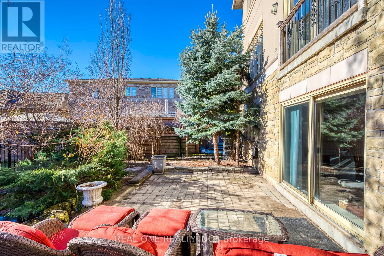 1426 Redwing Court, Oakville, Ontario  L6M 5E6 - Photo 49 - W12933832