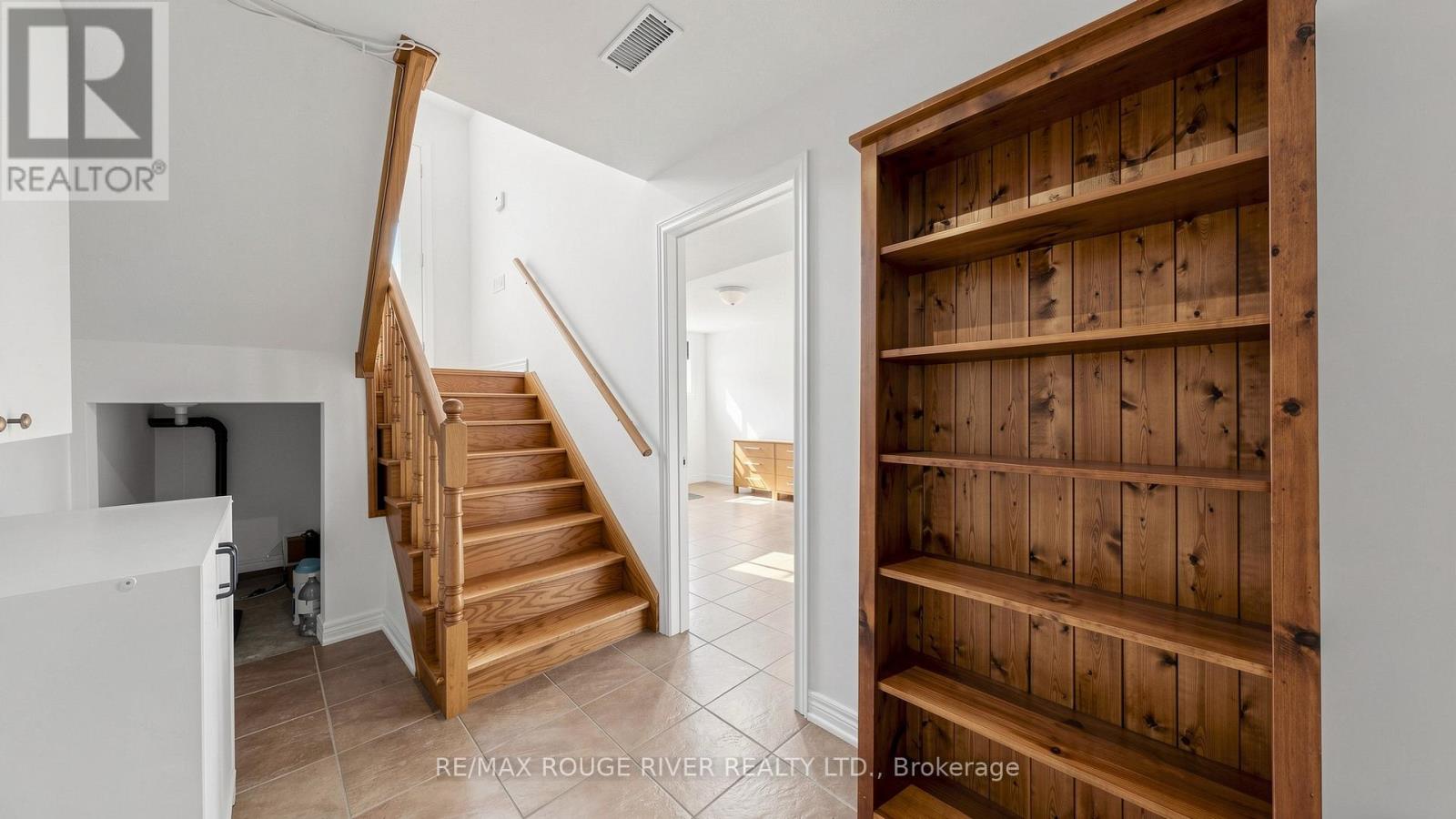 186 Brandon Avenue, Toronto, Ontario  M6H 4H2 - Photo 25 - W12933834