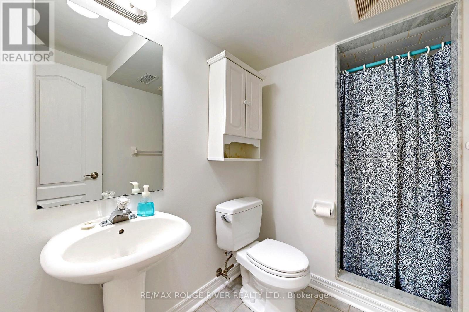 186 Brandon Avenue, Toronto, Ontario  M6H 4H2 - Photo 27 - W12933834