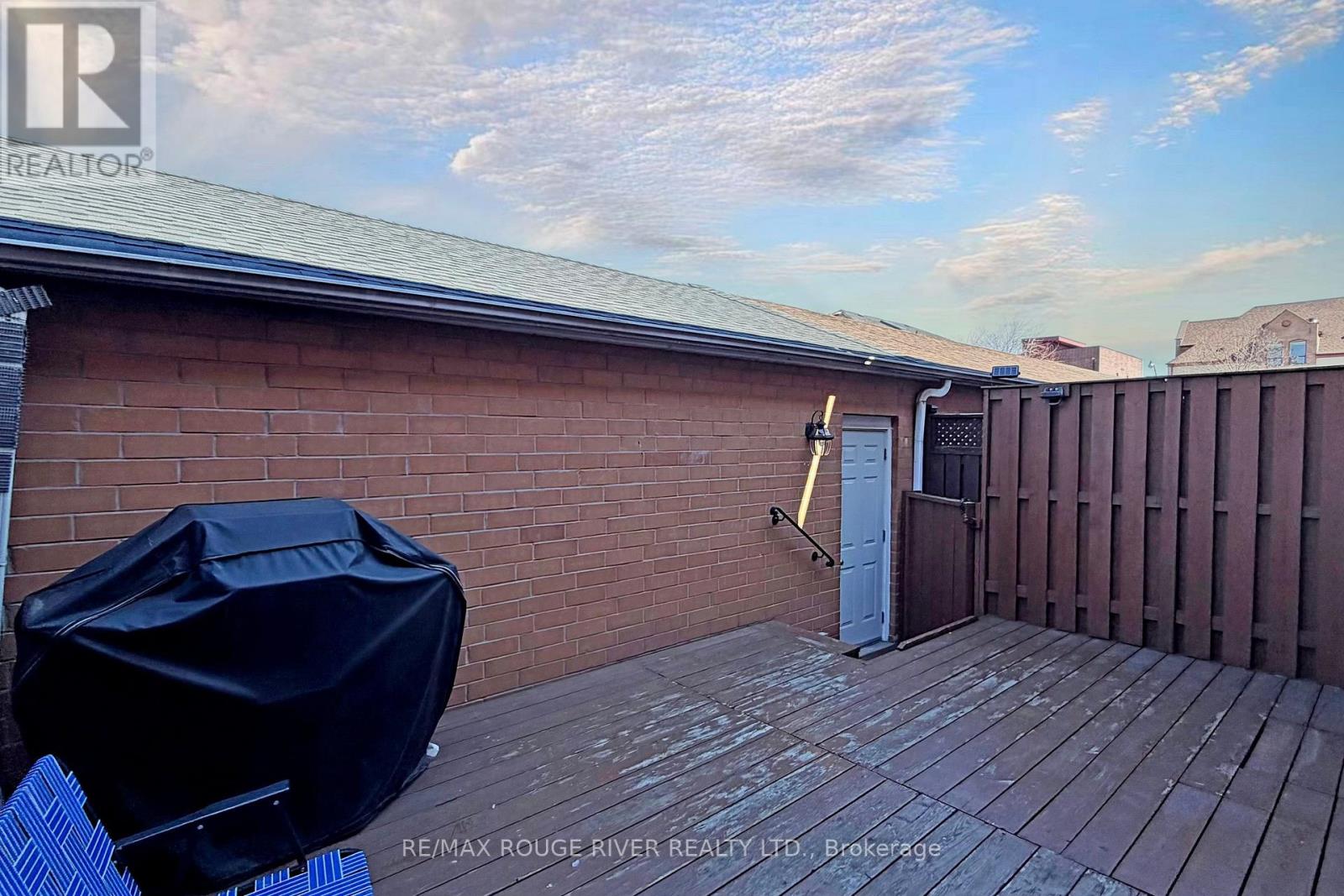 186 Brandon Avenue, Toronto, Ontario  M6H 4H2 - Photo 31 - W12933834