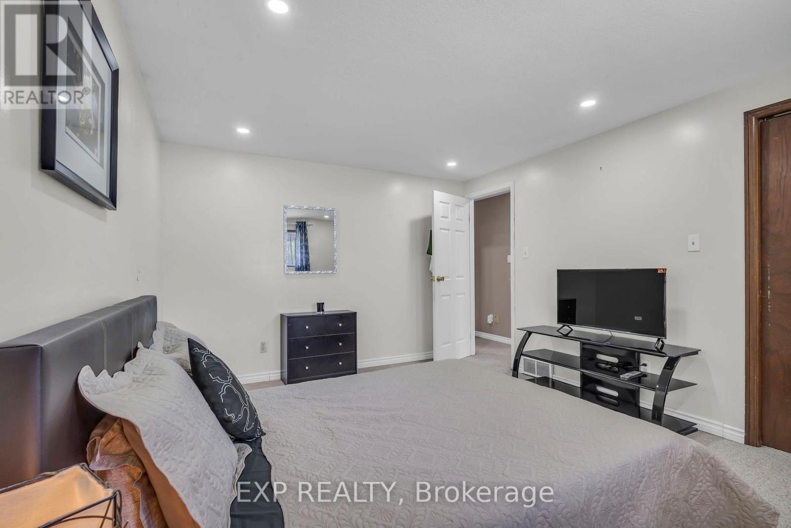 146 Bechtel Drive, Kitchener, Ontario  N2P 1S3 - Photo 25 - X12933786