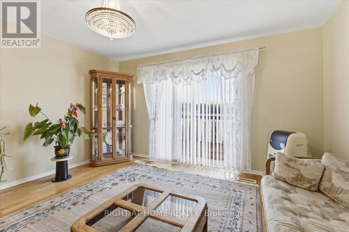 1349 Eagle Crescent, Peterborough, Ontario  K9K 2K7 - Photo 7 - X12933806