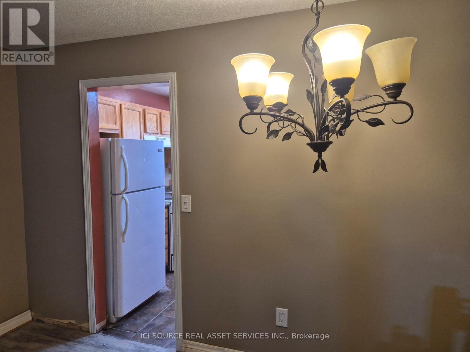 17 - 5523 Coronation Avenue, Windsor, Ontario  N8T 1B2 - Photo 3 - X12933836