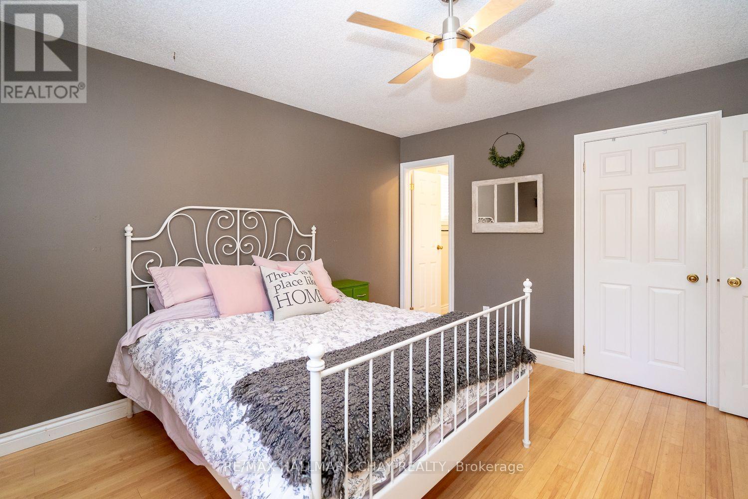 16 Maes Crescent, Mulmur, Ontario  L0N 1M0 - Photo 14 - X12933870