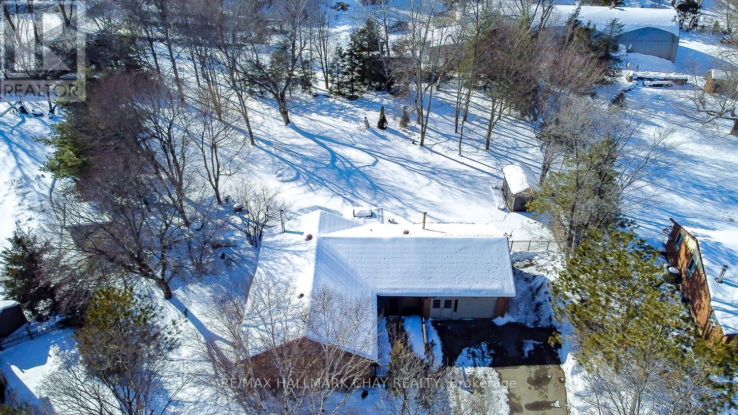 16 Maes Crescent, Mulmur, Ontario  L0N 1M0 - Photo 2 - X12933870