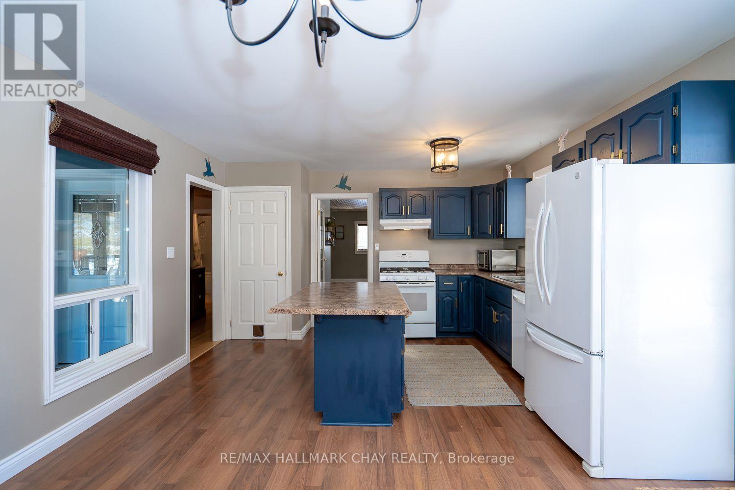 16 Maes Crescent, Mulmur, Ontario  L0N 1M0 - Photo 7 - X12933870