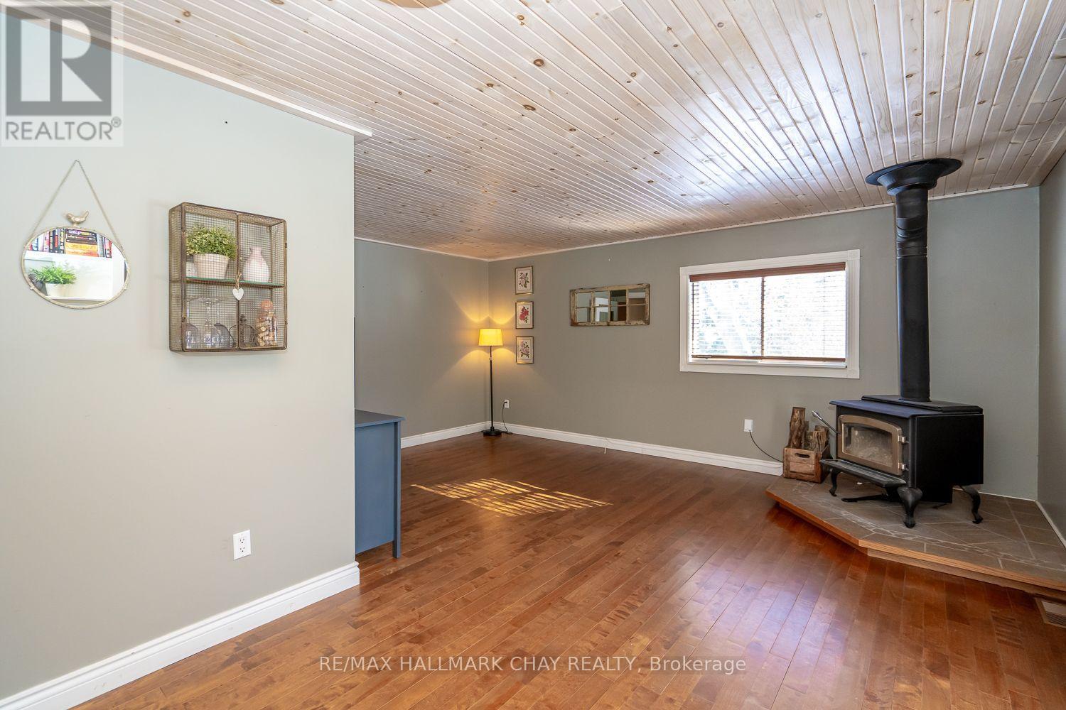 16 Maes Crescent, Mulmur, Ontario  L0N 1M0 - Photo 9 - X12933870