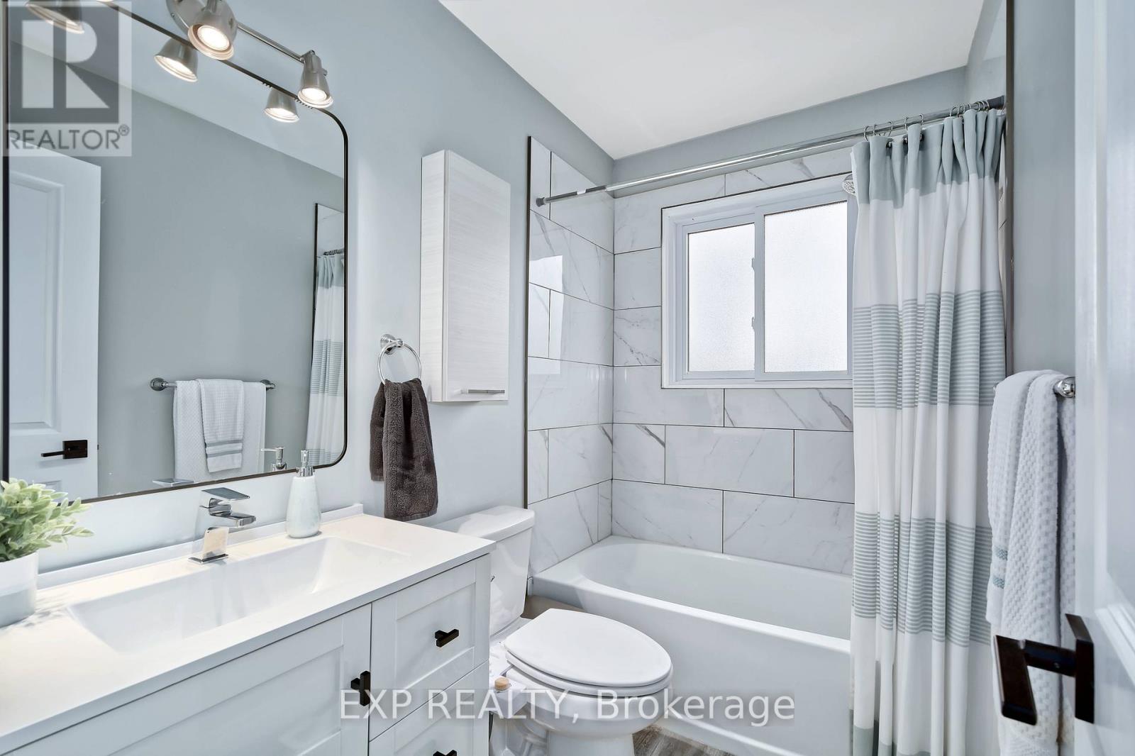 8 Metcalfe Crescent, London South, Ontario  N6E 1H9 - Photo 13 - X12933878