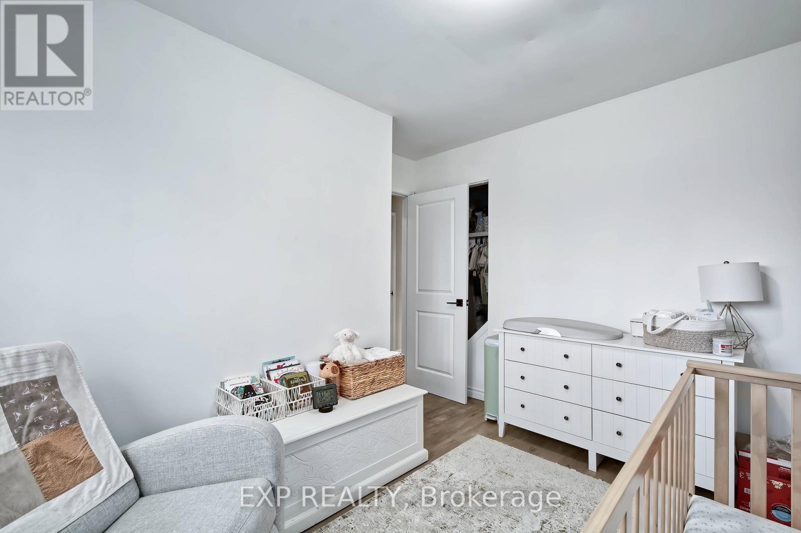 8 Metcalfe Crescent, London South, Ontario  N6E 1H9 - Photo 19 - X12933878