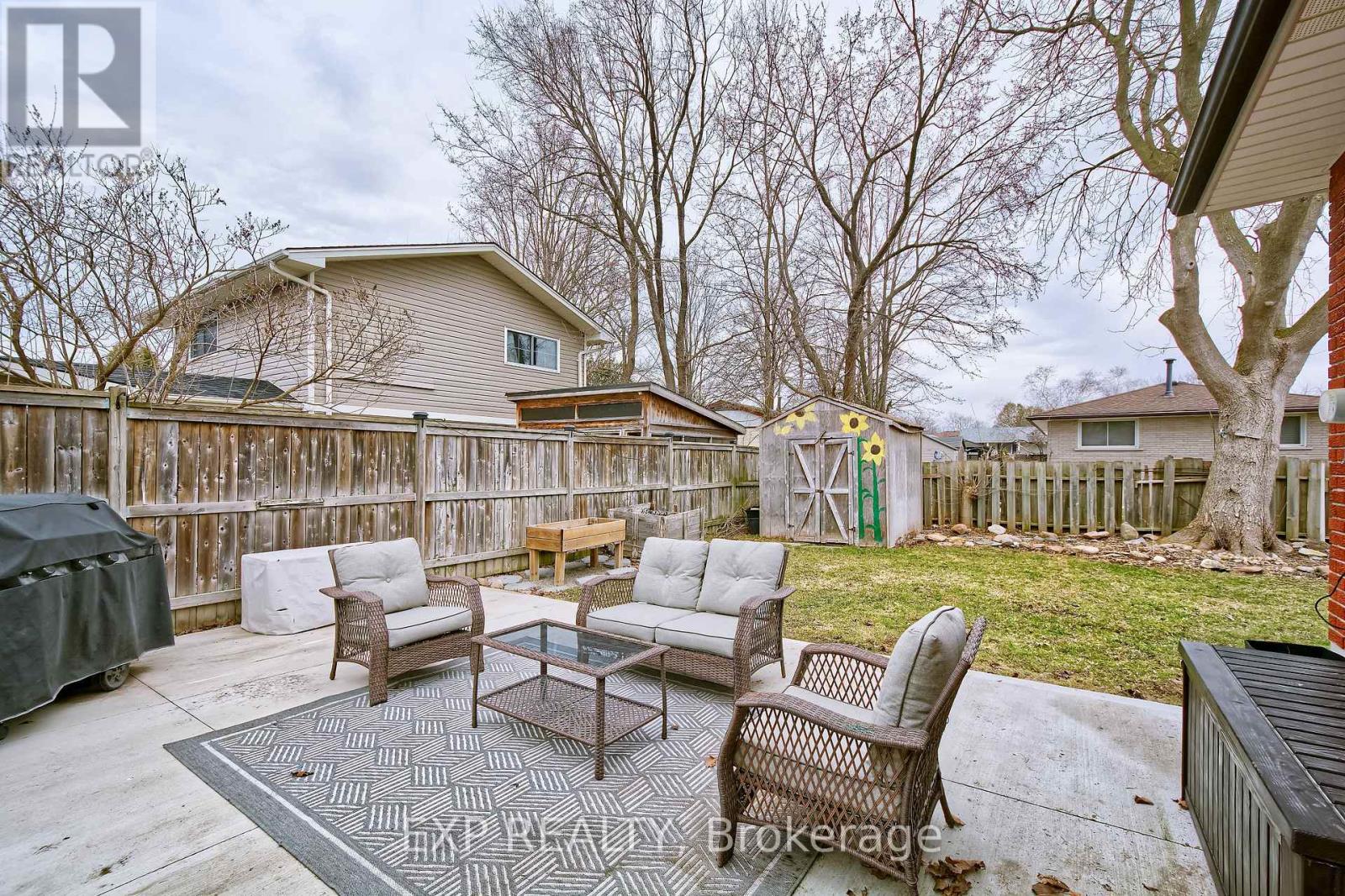 8 Metcalfe Crescent, London South, Ontario  N6E 1H9 - Photo 27 - X12933878