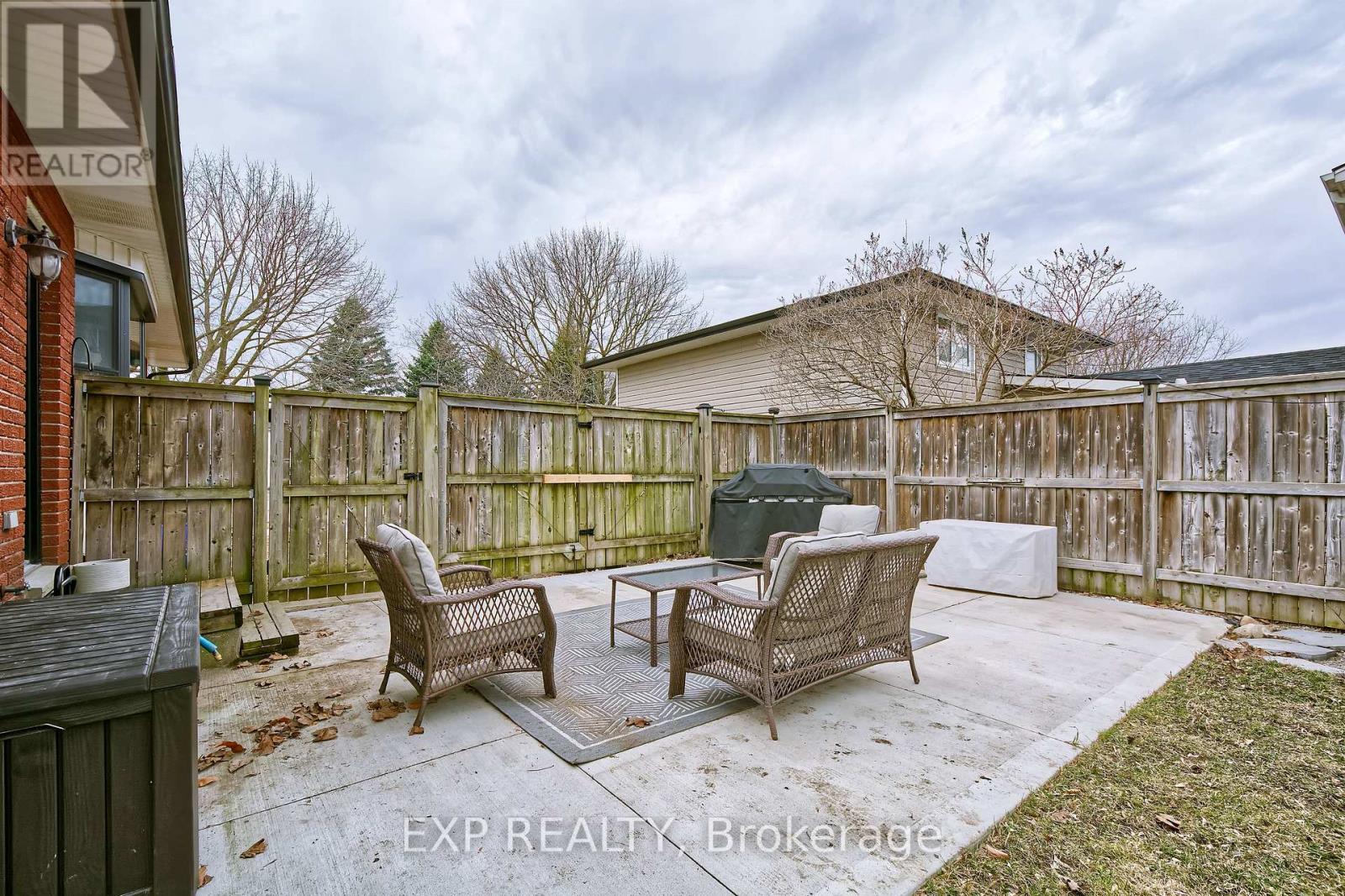 8 Metcalfe Crescent, London South, Ontario  N6E 1H9 - Photo 30 - X12933878