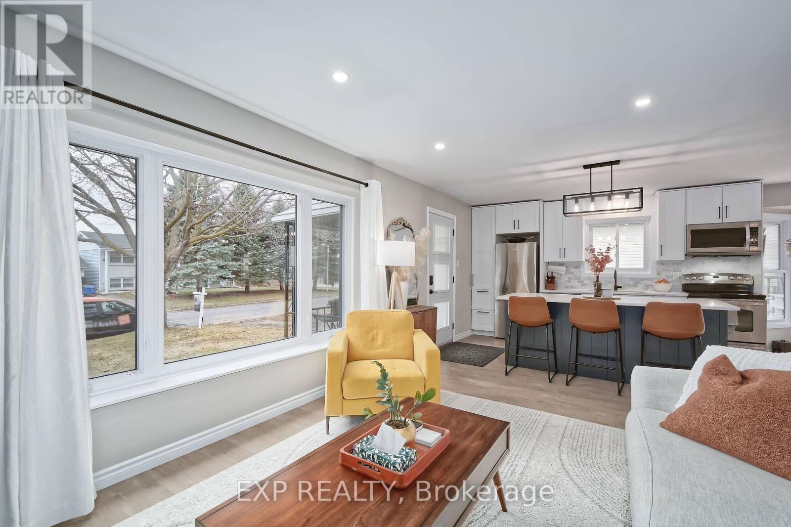 8 Metcalfe Crescent, London South, Ontario  N6E 1H9 - Photo 6 - X12933878