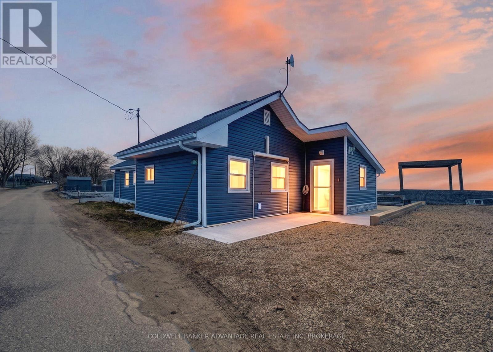 1456 Lakeshore Road, Haldimand, Ontario  N0A 1P0 - Photo 3 - X12933884