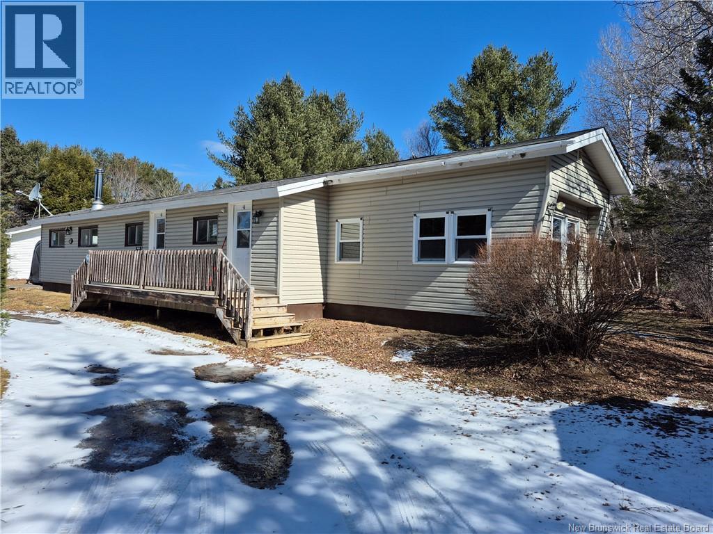 41 Rowan Street, Fredericton, New Brunswick  E3B 8M3 - Photo 2 - NB136030