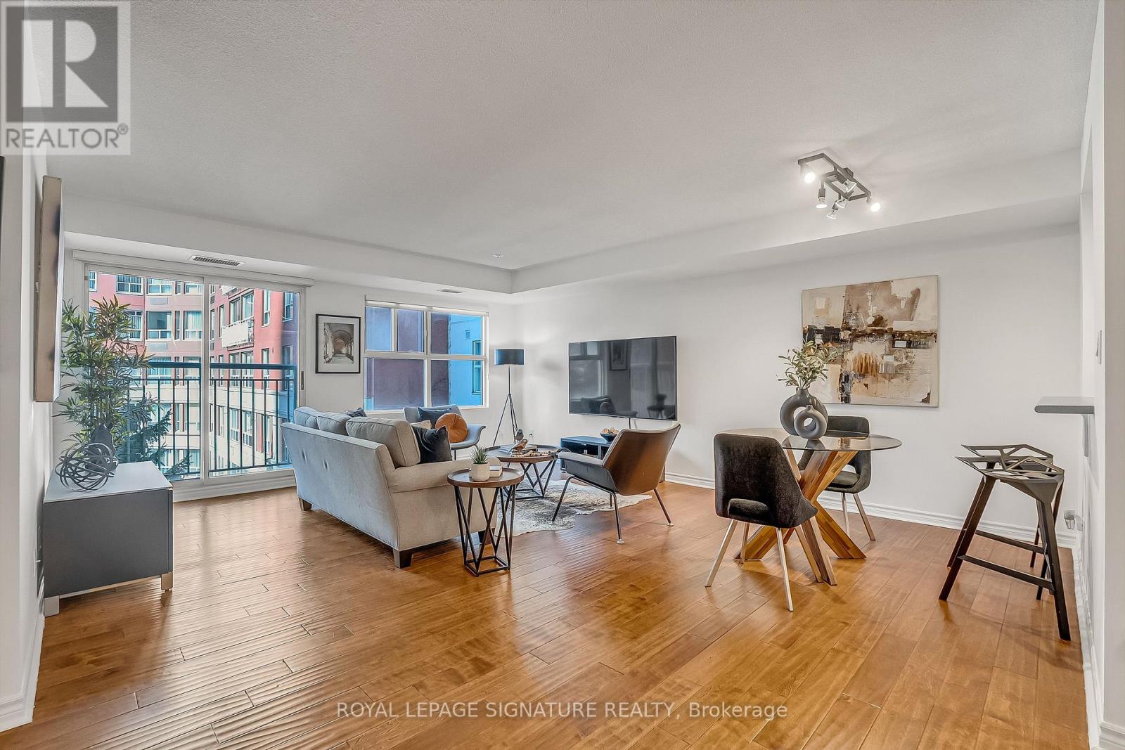 411 - 18 Concorde Place, Toronto, Ontario  M3C 3T9 - Photo 6 - C12933906