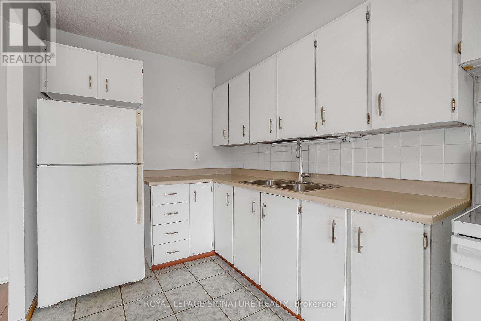 #405 - 1801 O'connor Drive, Toronto, Ontario  M4A 2P8 - Photo 15 - C12933912