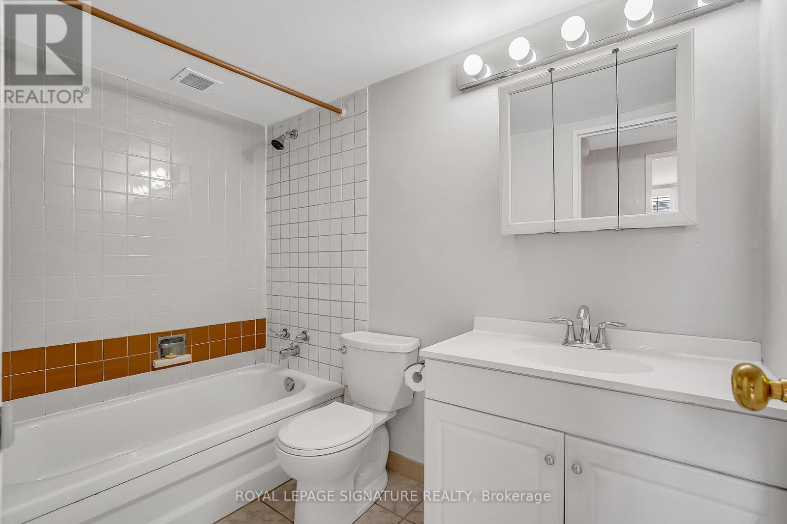 #405 - 1801 O'connor Drive, Toronto, Ontario  M4A 2P8 - Photo 25 - C12933912