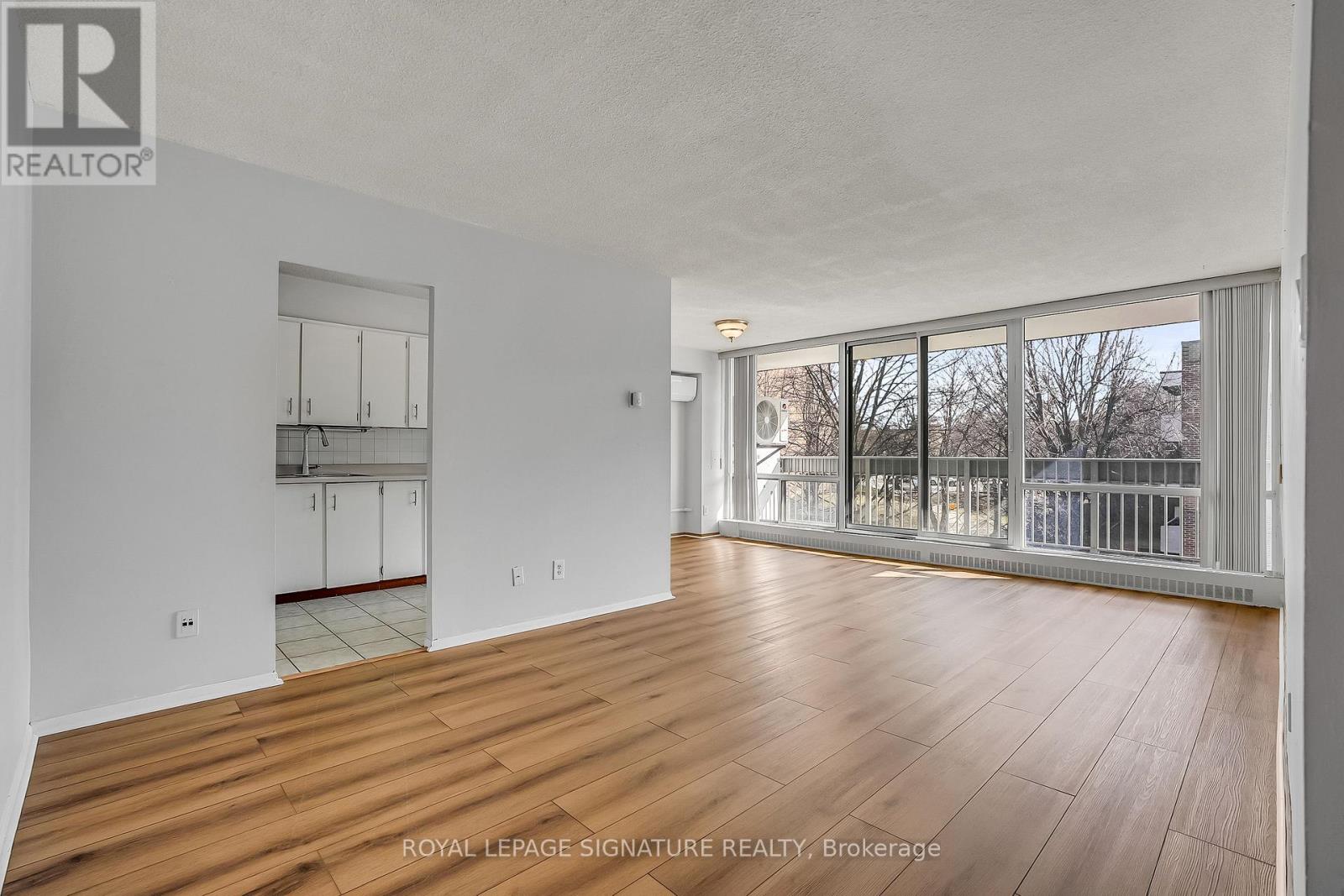 #405 - 1801 O'connor Drive, Toronto, Ontario  M4A 2P8 - Photo 6 - C12933912