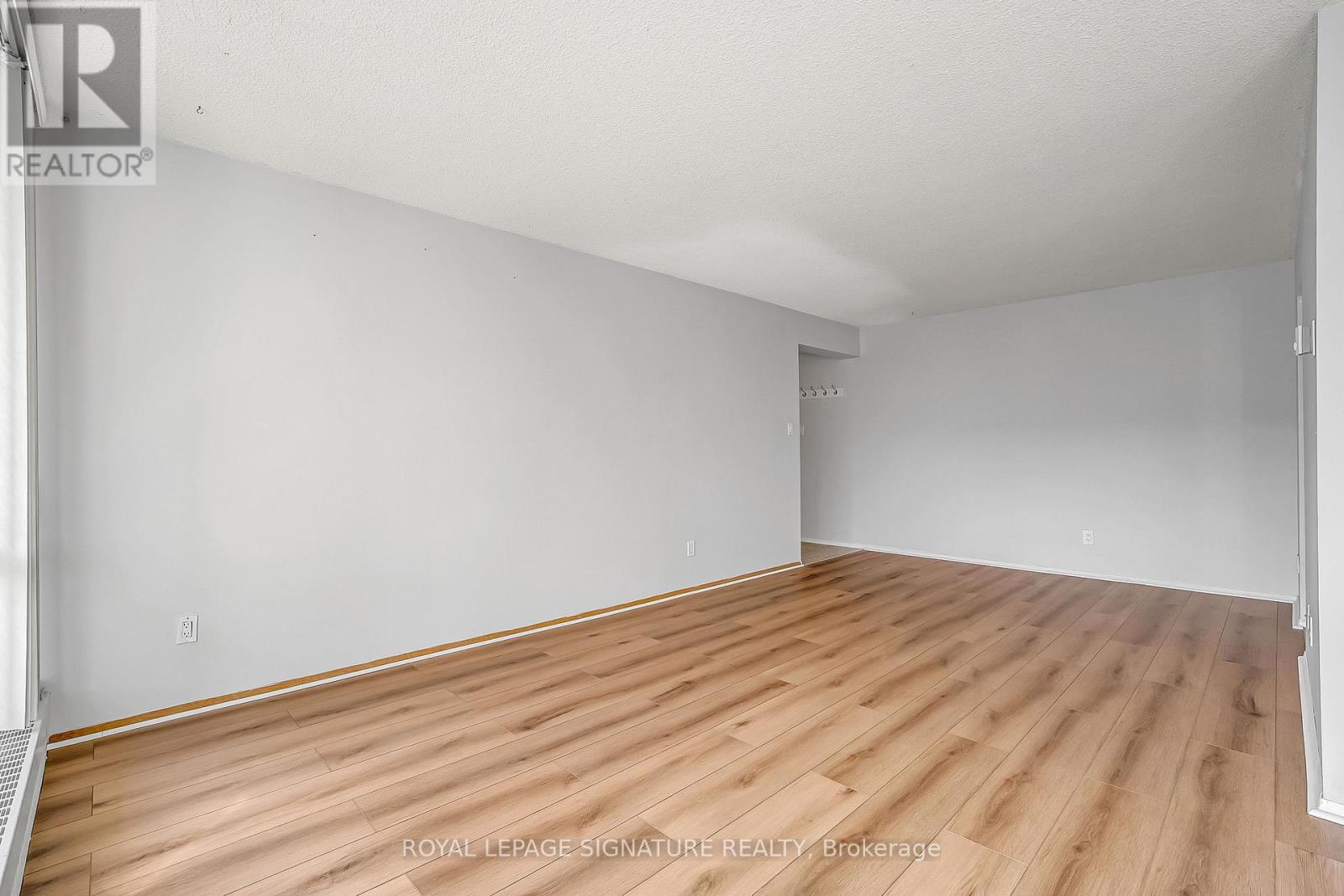 #405 - 1801 O'connor Drive, Toronto, Ontario  M4A 2P8 - Photo 8 - C12933912