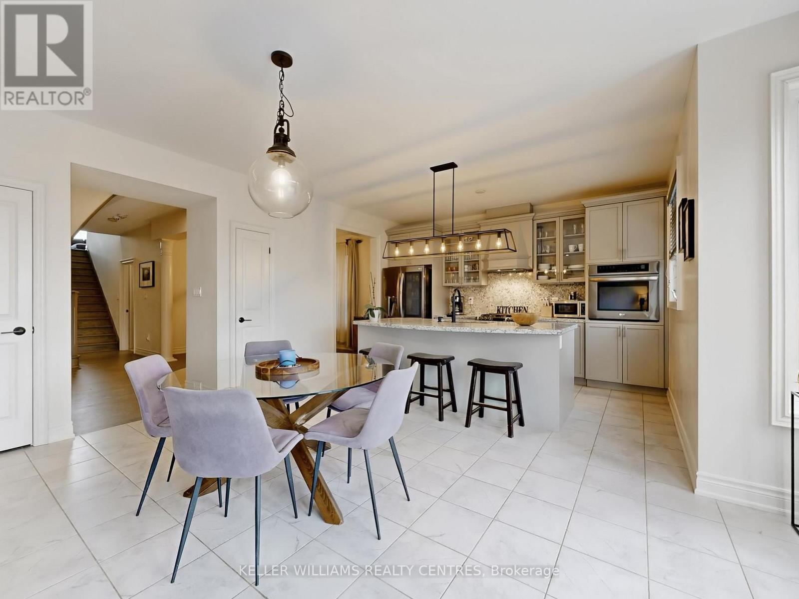 833 Langford Boulevard, Bradford West Gwillimbury, Ontario  L3L 0X6 - Photo 15 - N12933876