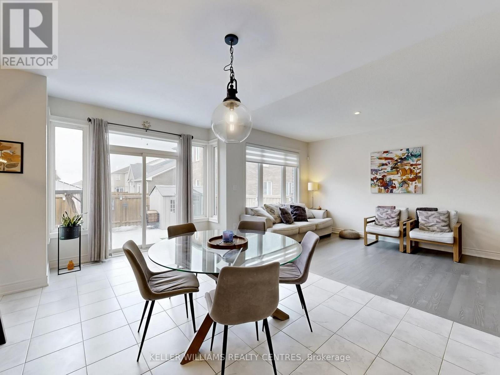 833 Langford Boulevard, Bradford West Gwillimbury, Ontario  L3L 0X6 - Photo 21 - N12933876