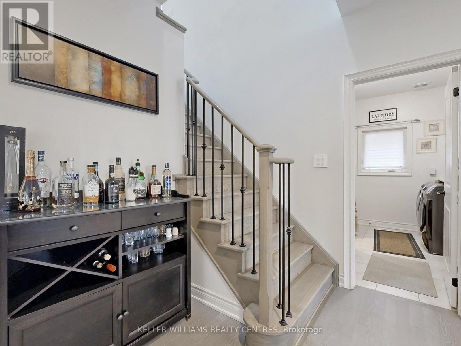 833 Langford Boulevard, Bradford West Gwillimbury, Ontario  L3L 0X6 - Photo 24 - N12933876