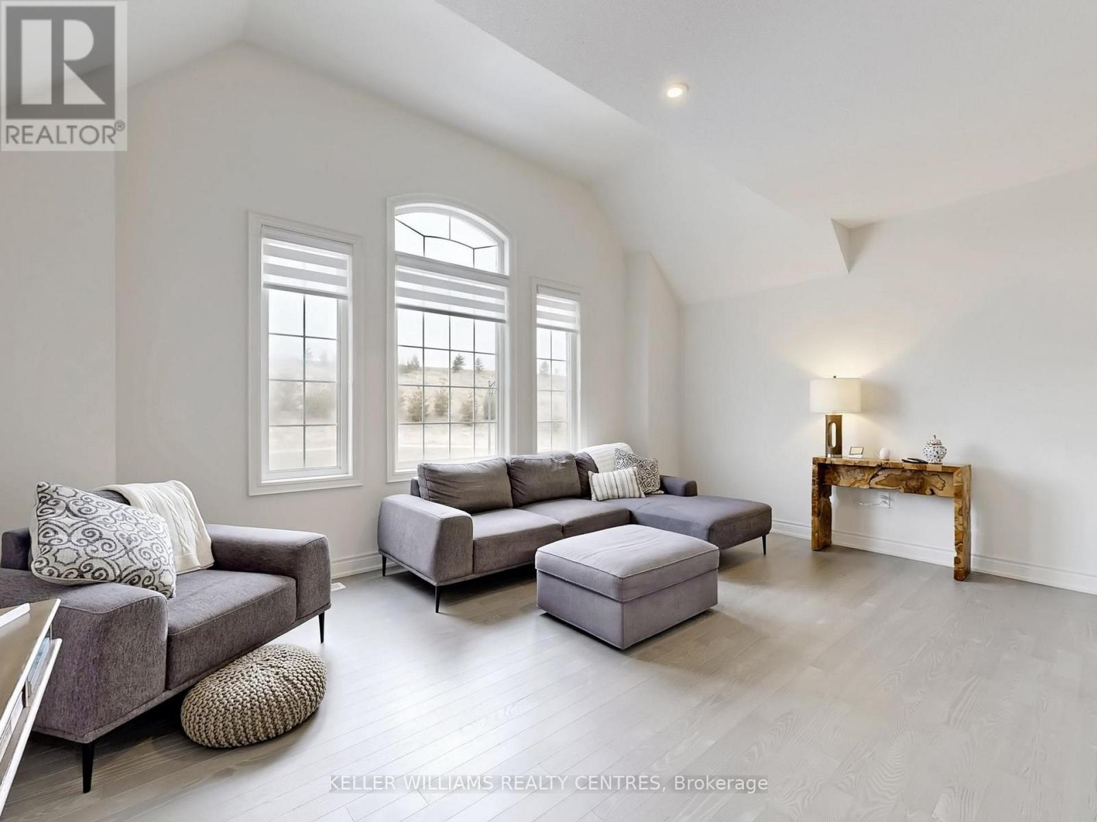 833 Langford Boulevard, Bradford West Gwillimbury, Ontario  L3L 0X6 - Photo 25 - N12933876