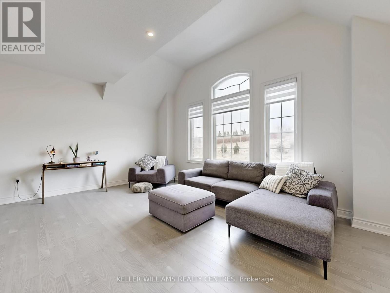 833 Langford Boulevard, Bradford West Gwillimbury, Ontario  L3L 0X6 - Photo 26 - N12933876