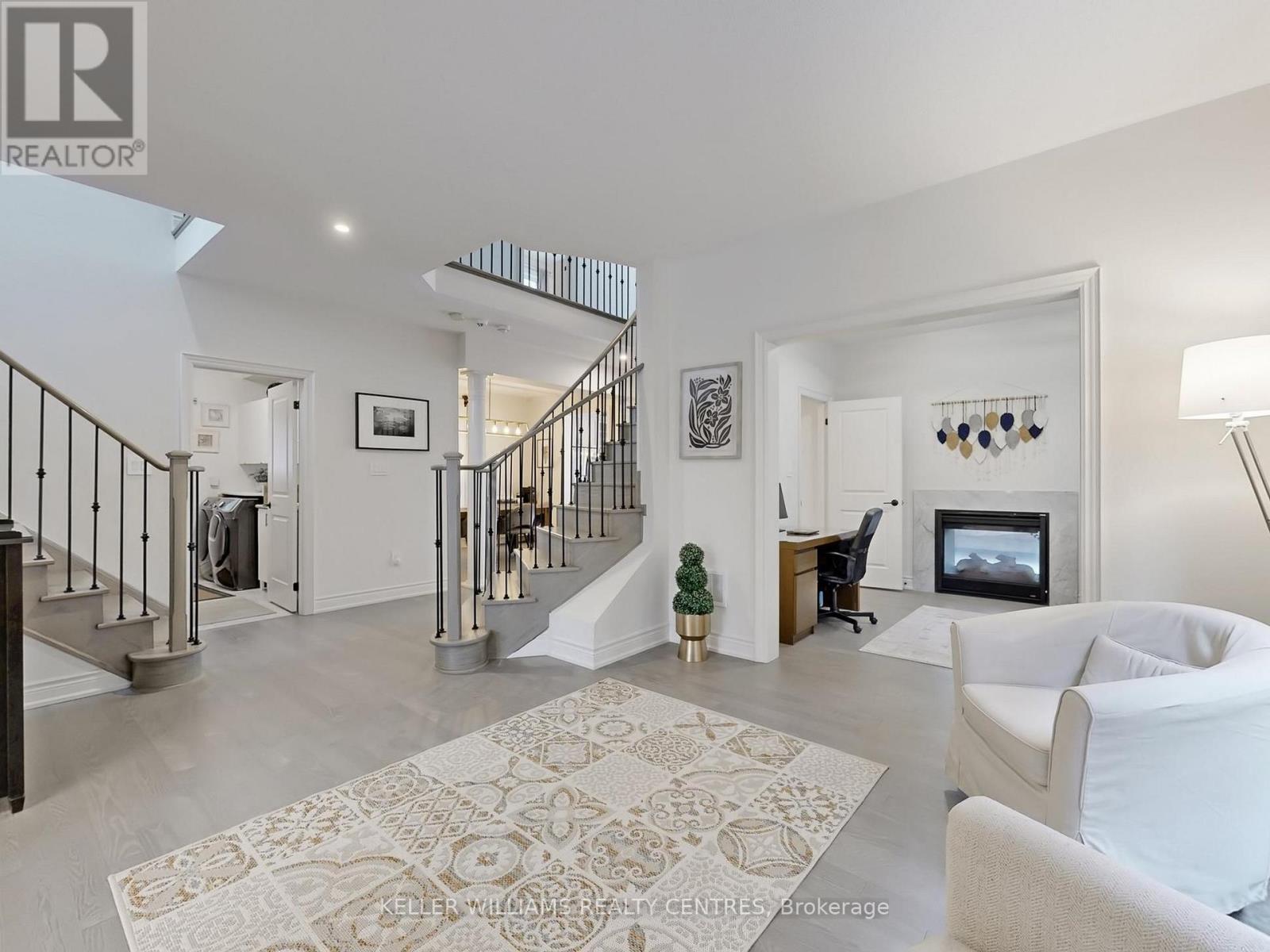 833 Langford Boulevard, Bradford West Gwillimbury, Ontario  L3L 0X6 - Photo 7 - N12933876