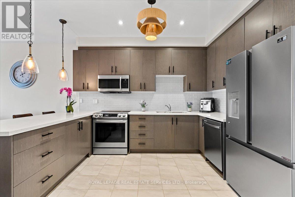 24 Gilroy Court, New Tecumseth, Ontario  L9R 0K8 - Photo 11 - N12933910