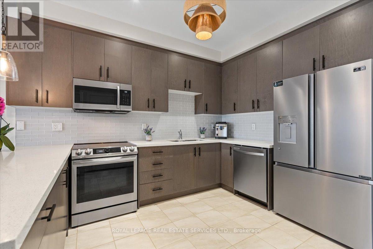 24 Gilroy Court, New Tecumseth, Ontario  L9R 0K8 - Photo 13 - N12933910