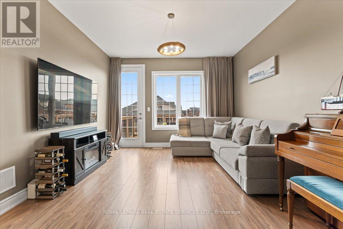 24 Gilroy Court, New Tecumseth, Ontario  L9R 0K8 - Photo 17 - N12933910