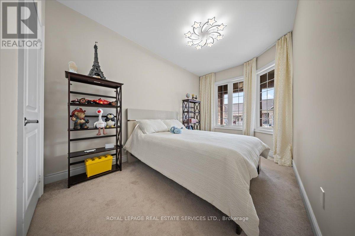 24 Gilroy Court, New Tecumseth, Ontario  L9R 0K8 - Photo 6 - N12933910