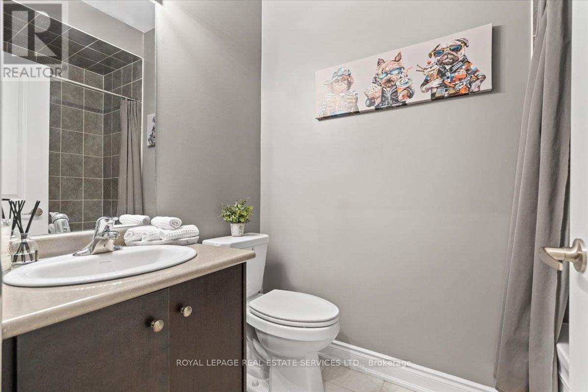 24 Gilroy Court, New Tecumseth, Ontario  L9R 0K8 - Photo 8 - N12933910