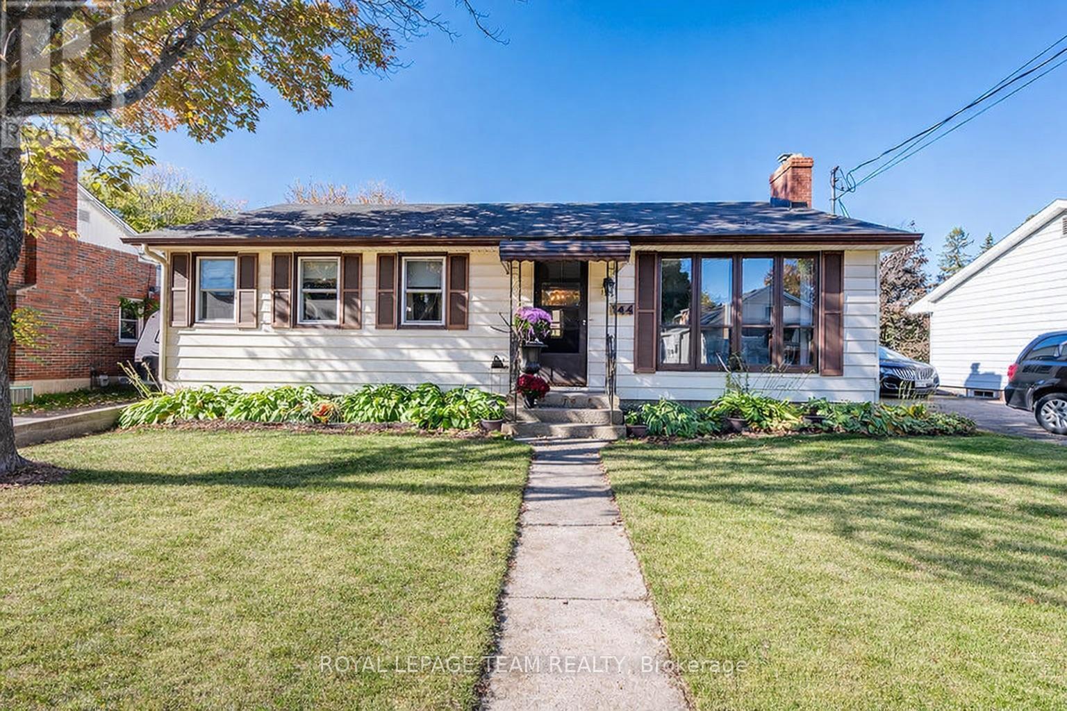 144 OPEONGO ROAD, Renfrew, Ontario