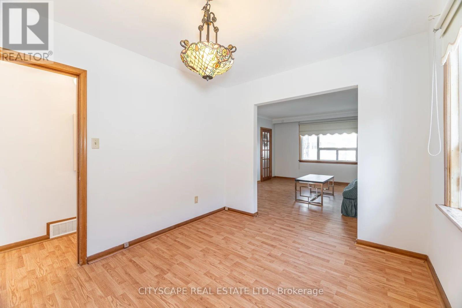 49 Algoma Street, Toronto, Ontario  M8Y 1C4 - Photo 10 - W12933898