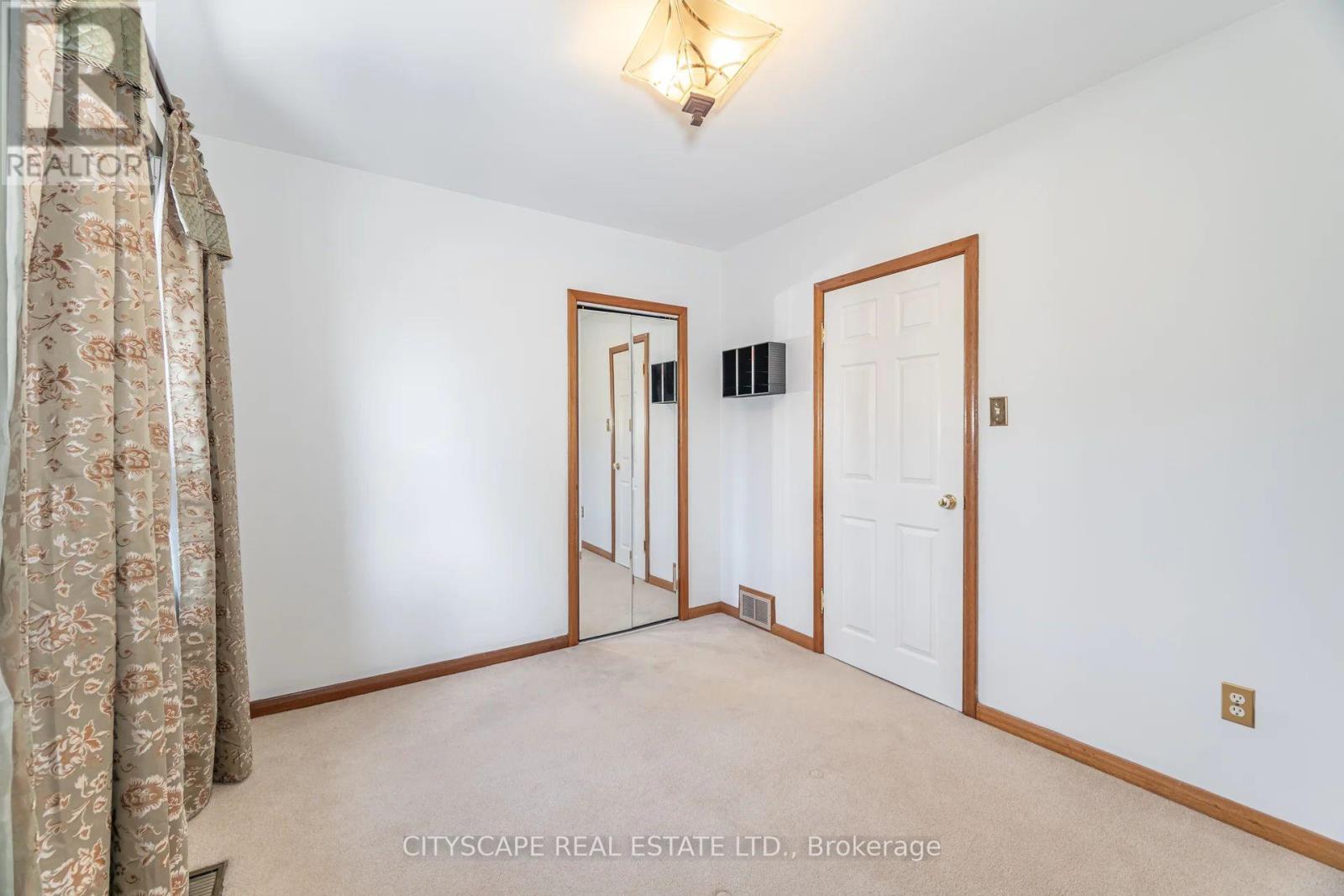 49 Algoma Street, Toronto, Ontario  M8Y 1C4 - Photo 18 - W12933898